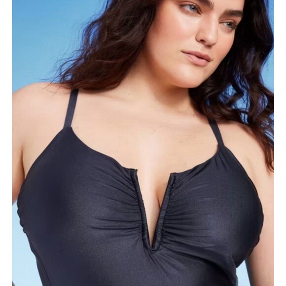 NWT Shade & Shore Shirred V-Wire Plunge One Piece Swimsuit Dark Gray Shine - Picture 2 of 3